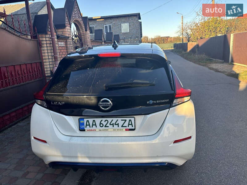 Хетчбек Nissan Leaf 2021 в Глевасі