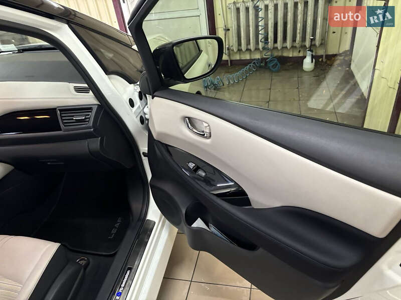 Хетчбек Nissan Leaf 2021 в Глевасі