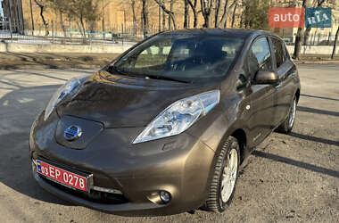 Хэтчбек Nissan Leaf 2017 в 