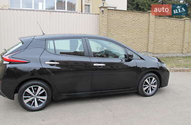 Хэтчбек Nissan Leaf 2021 в Киеве
