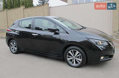 Хэтчбек Nissan Leaf 2021 в Киеве