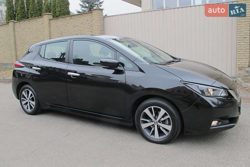Хэтчбек Nissan Leaf 2021 в Киеве