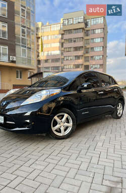 Хетчбек Nissan Leaf 2014 в Чернівцях