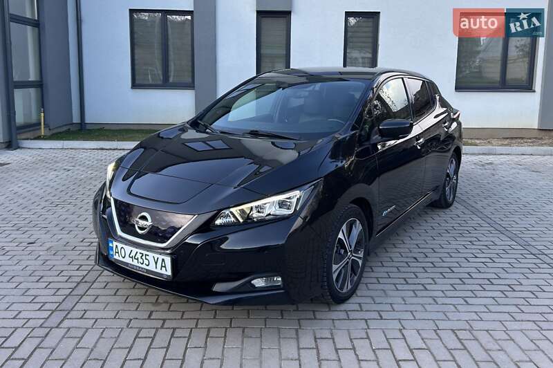 Хетчбек Nissan Leaf 2019 в 