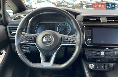 Хэтчбек Nissan Leaf 2020 в 