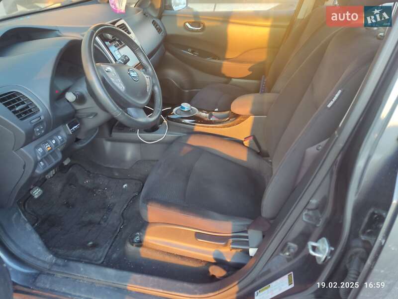 Хэтчбек Nissan Leaf 2013 в Киеве фото 2 Хэтчбек Nissan Leaf 2013 в Киеве