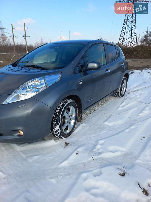 Хетчбек Nissan Leaf 2014 в Жовтих Водах