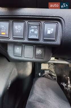 Хэтчбек Nissan Leaf 2014 в 