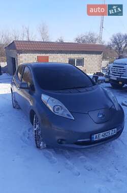 Хэтчбек Nissan Leaf 2014 в Днепре