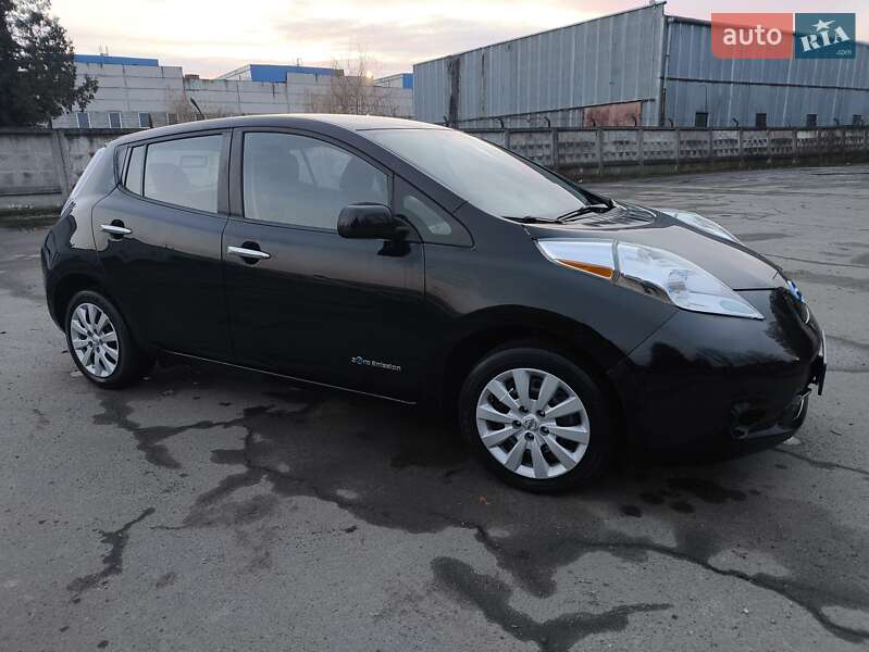 Хэтчбек Nissan Leaf 2013 в Луцке