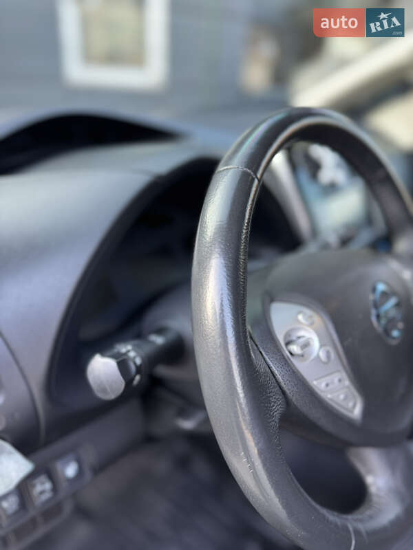 Хэтчбек Nissan Leaf 2015 в Шепетовке