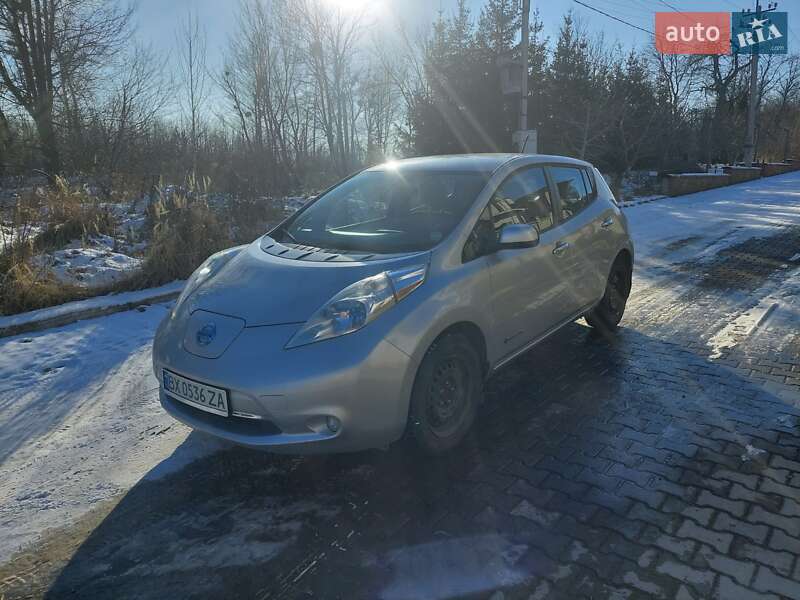 Хетчбек Nissan Leaf 2013 в Хмельницькому