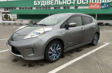 Хетчбек Nissan Leaf 2016 в 