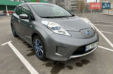 Хетчбек Nissan Leaf 2016 в 