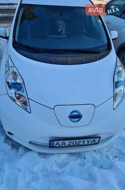 Хетчбек Nissan Leaf 2015 в Києві