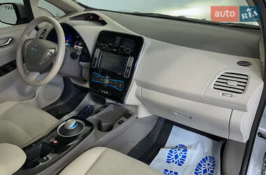 Хэтчбек Nissan Leaf 2015 в 