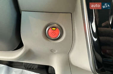 Хэтчбек Nissan Leaf 2015 в 