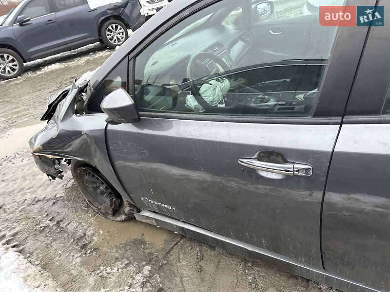 Хэтчбек Nissan Leaf 2018 в Черкассах