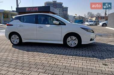 Хэтчбек Nissan Leaf 2021 в Киеве