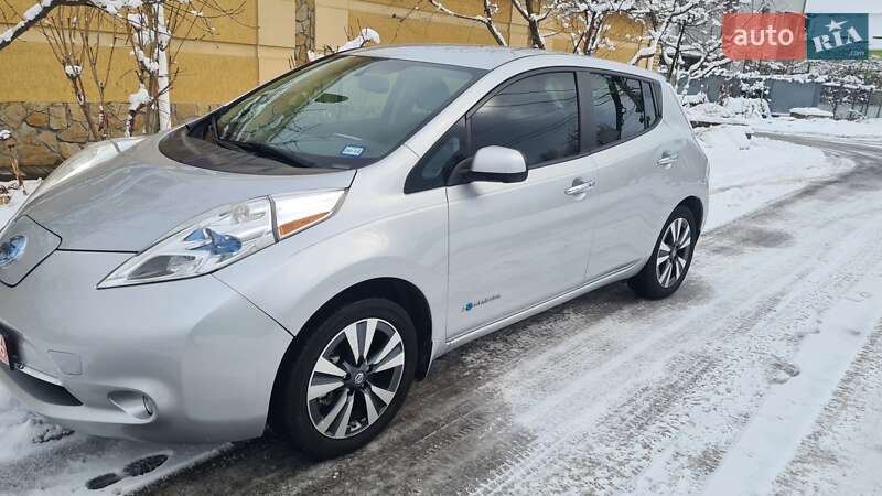 Хэтчбек Nissan Leaf 2016 в Хмельницком