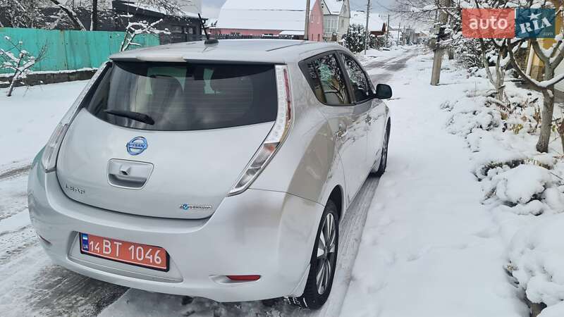 Хэтчбек Nissan Leaf 2016 в Хмельницком