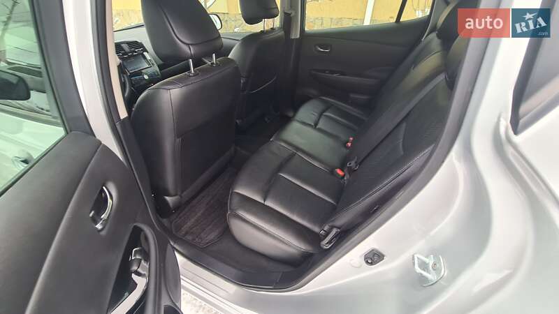 Хэтчбек Nissan Leaf 2016 в Хмельницком