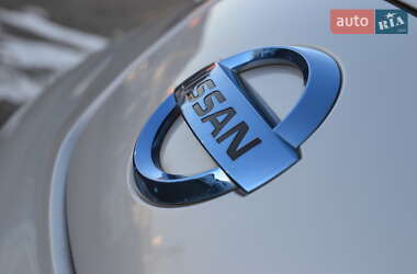 Хэтчбек Nissan Leaf 2014 в 