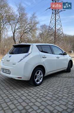Хэтчбек Nissan Leaf 2015 в 