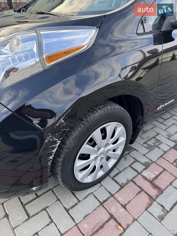 Хэтчбек Nissan Leaf 2013 в Золочеве