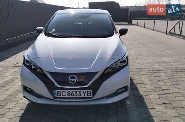 Хэтчбек Nissan Leaf 2019 в Городке