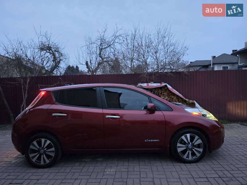 Хэтчбек Nissan Leaf 2013 в Львове