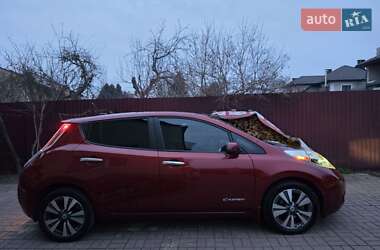 Хэтчбек Nissan Leaf 2013 в 