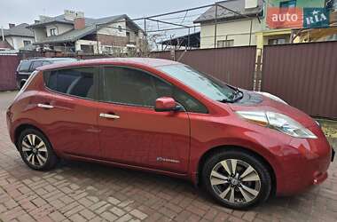 Хэтчбек Nissan Leaf 2013 в 