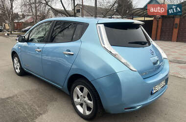 Хетчбек Nissan Leaf 2014 в Дніпрі