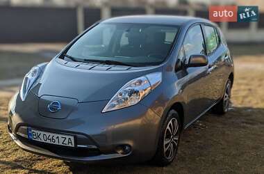 Хэтчбек Nissan Leaf 2014 в Ровно