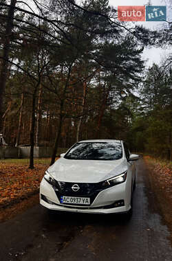 Хэтчбек Nissan Leaf 2023 в 