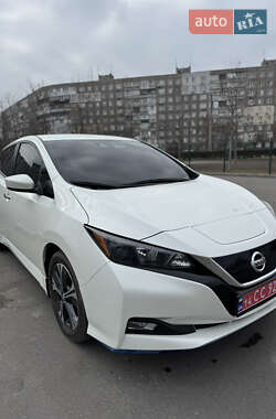 Хетчбек Nissan Leaf 2021 в 