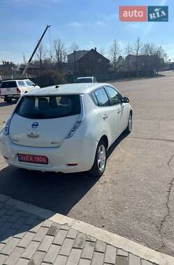 Хэтчбек Nissan Leaf 2012 в Умани