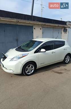 Хэтчбек Nissan Leaf 2012 в Киеве