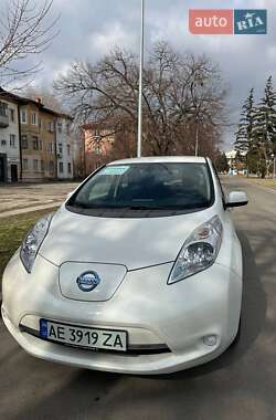 Хетчбек Nissan Leaf 2014 в Дніпрі