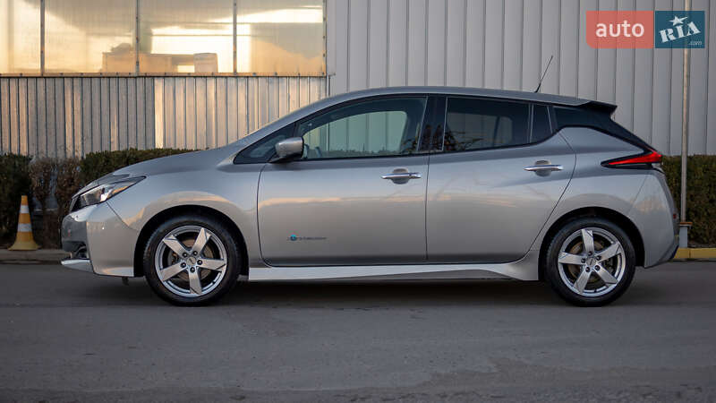 Хетчбек Nissan Leaf 2019 в Чернівцях