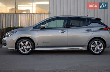 Хэтчбек Nissan Leaf 2019 в 