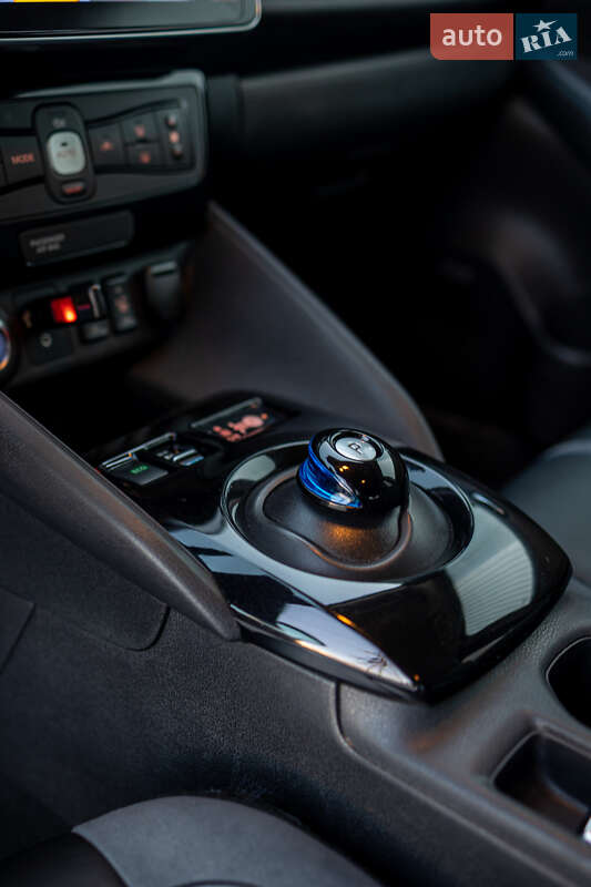 Хетчбек Nissan Leaf 2019 в Чернівцях