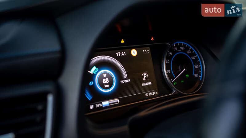 Хетчбек Nissan Leaf 2019 в Чернівцях