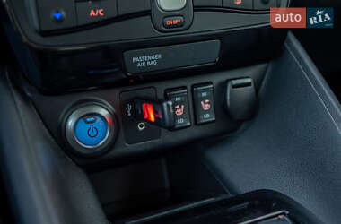 Хэтчбек Nissan Leaf 2019 в 