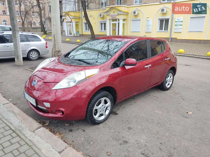 Хэтчбек Nissan Leaf 2014 в Николаеве