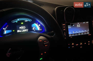 Хэтчбек Nissan Leaf 2016 в 
