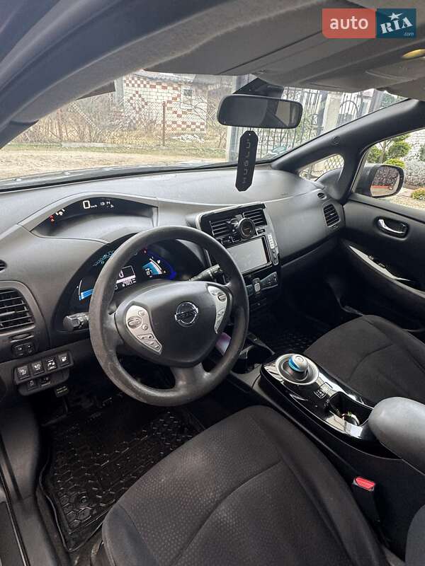 Хэтчбек Nissan Leaf 2014 в Львове