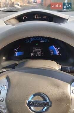 Хэтчбек Nissan Leaf 2012 в Умани