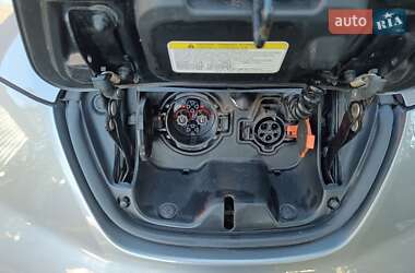 Хэтчбек Nissan Leaf 2014 в 